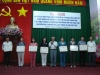 Ông Nguyễn Văn Hanh - CT HKH TPHCM trao thưởng cho các tập thể có thành tích xuất sắc