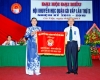 Ông Ngô Ngọc Bửu – PCT Thường trực HKH TPHCM trao tặng bức trướng cho HKH quận Gò Vấp