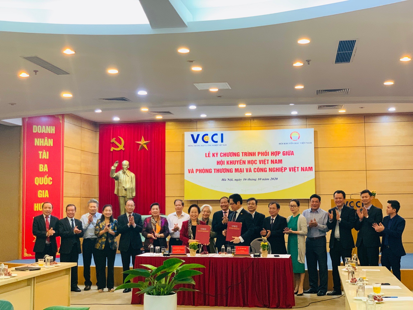 VCCI và Hội Khuyến học Việt Nam đẩy mạnh công tác khuyến học, khuyến tài