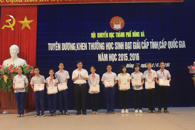 Quảng Trị: Tuyên dương 147 học sinh đạt giải học sinh Giỏi cấp tỉnh và Quốc gia