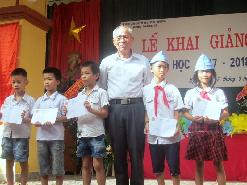 Hội Khuyến học tỉnh Thái Bình dự và chúc mừng ngày khai giảng năm học mới của các trường học Thành phố Thái Bình