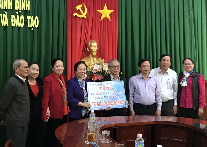 Chủ tịch Hội Khuyến học Việt Nam Nguyễn Thị Doan thăm và làm việc tại tỉnh Bình Định