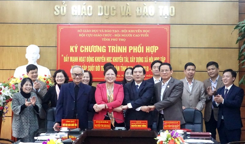 Phú Thọ: Ký kết chương trình phối hợp “Đẩy mạnh công tác khuyến học, khuyến tài, xây dựng xã hội học tập và học tập suốt đời trên địa bàn tỉnh, giai đoạn 2018 - 2023”