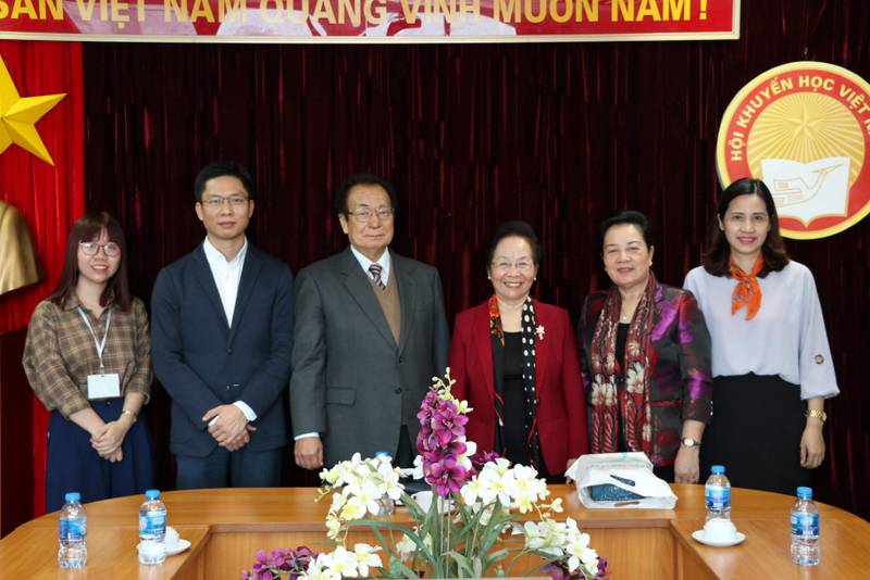 Chủ tịch Hội Khuyến học VN tiếp ông Hikawa Hiroshi, Đại diện Hội Khuyến học báo Asahi tại Việt Nam