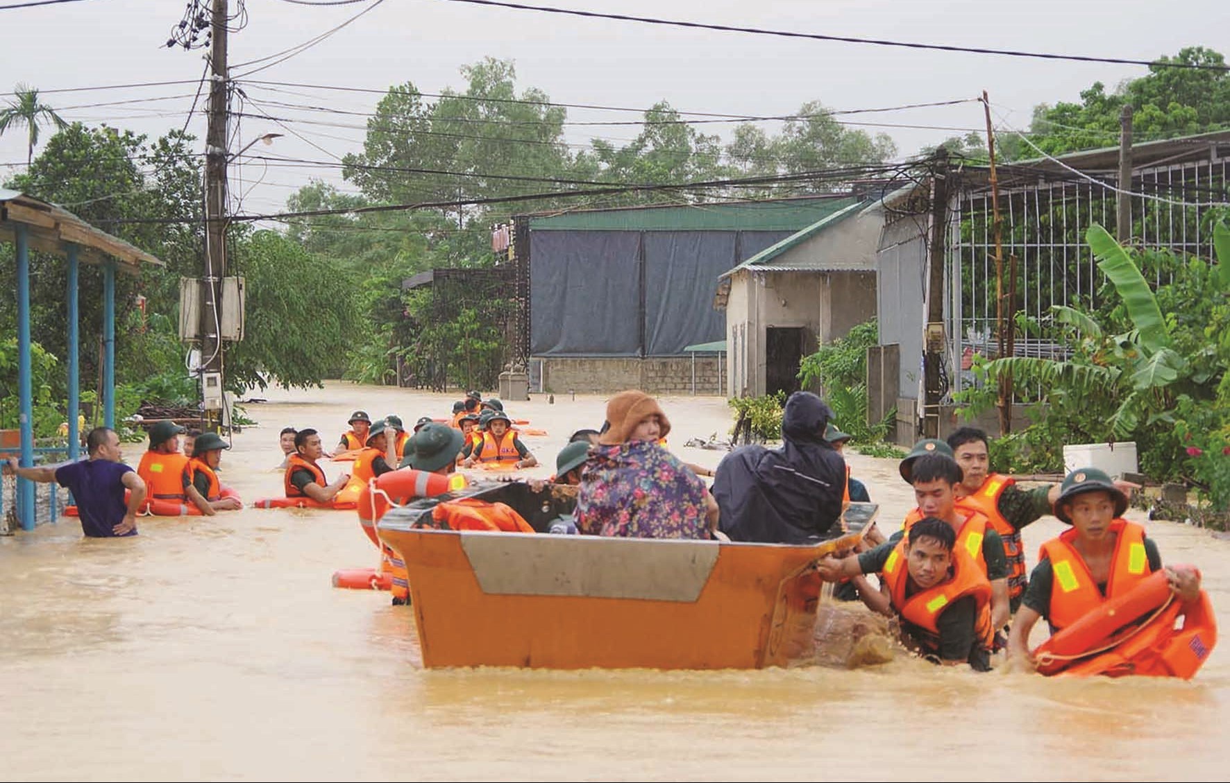 HKH Bình Thuận: Hỗ trợ học sinh 7 tỉnh bị thiên tai, lũ lụt