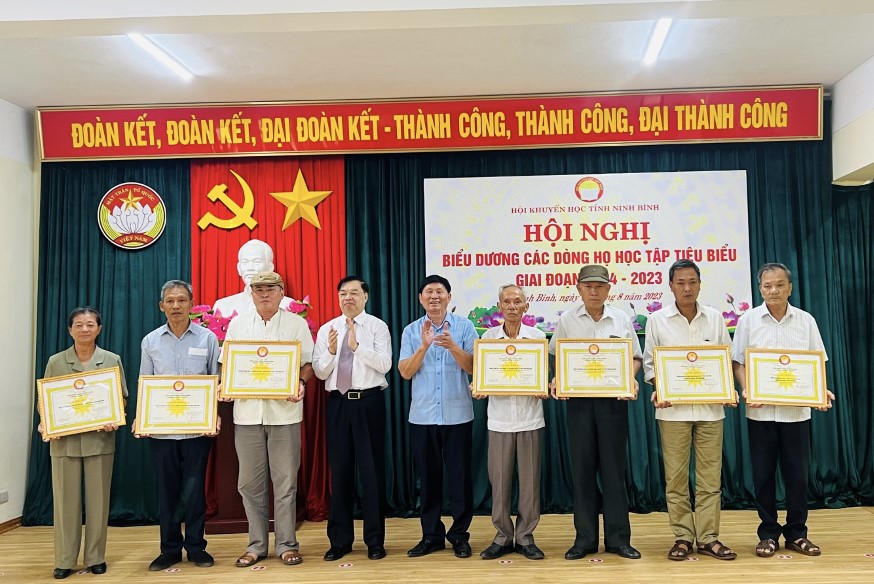 Ninh Bình: Hội Khuyến học tỉnh tổ chức Hội nghị biểu dương các dòng họ học tập tiêu biểu giai đoạn 2014 - 2023