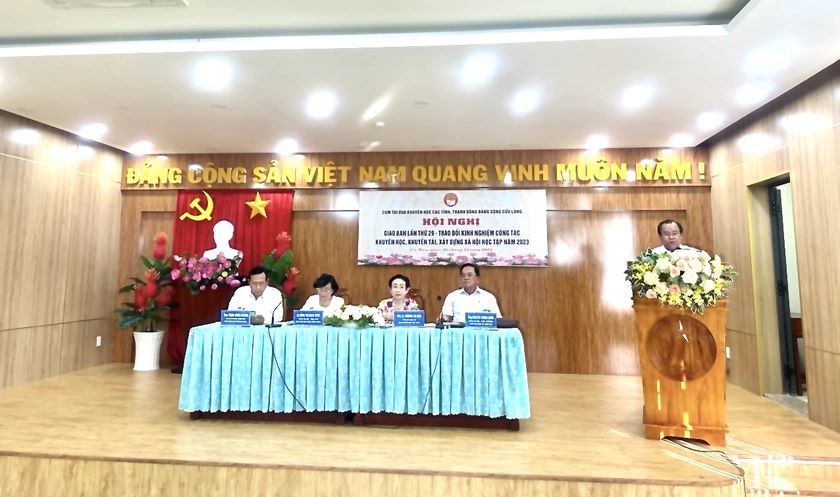 Giao ban cụm thi đua khuyến học số 8: Nhiều mô hình học tập đạt kết quả trên 90%