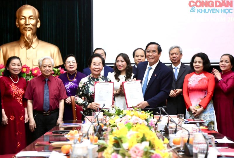Hội Khuyến học Việt Nam và Hội Người cao tuổi Việt Nam ký kết chương trình phối hợp về hoạt động khuyến học, khuyến tài