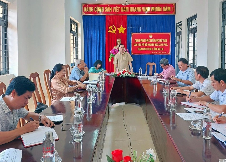 Xem hình