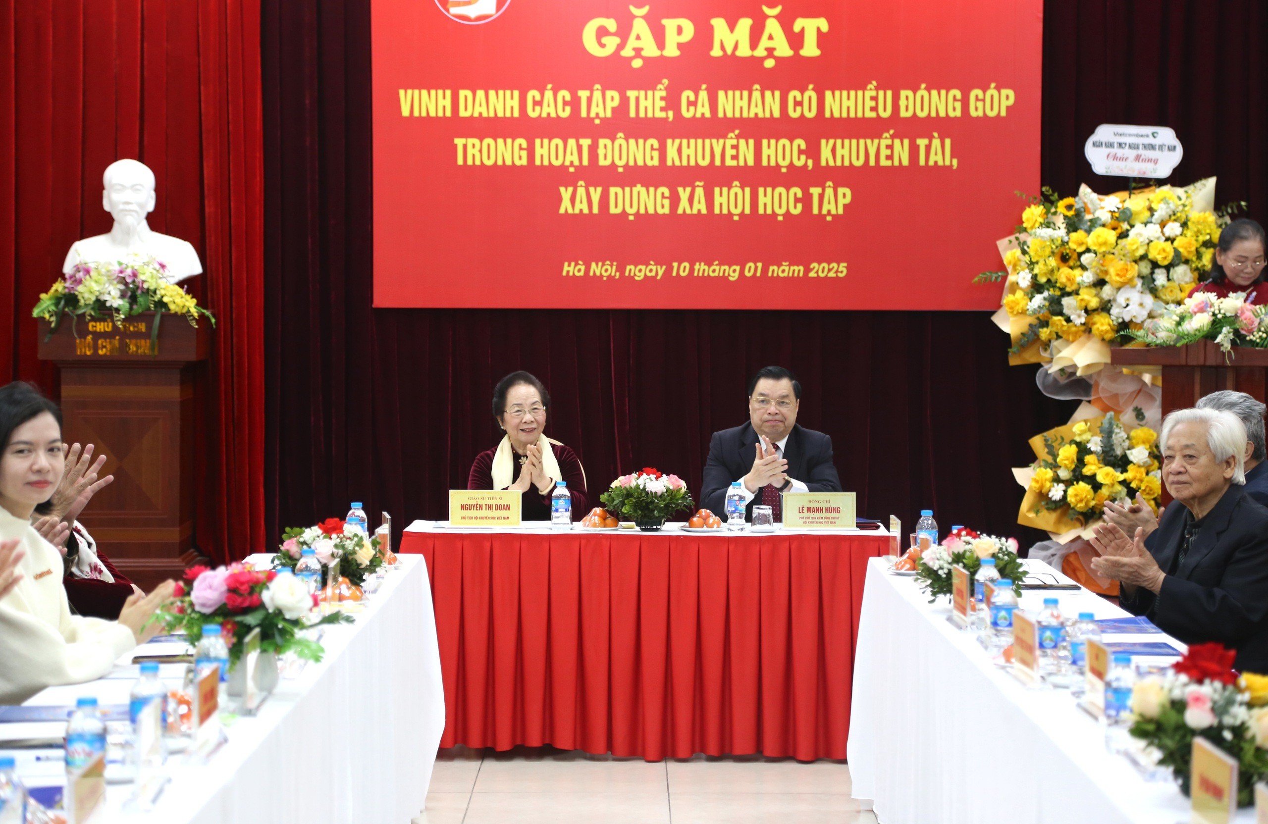 Vinh danh các tập thể, cá nhân có nhiều đóng góp trong hoạt động khuyến học, khuyến tài, xây dựng xã hội học tập