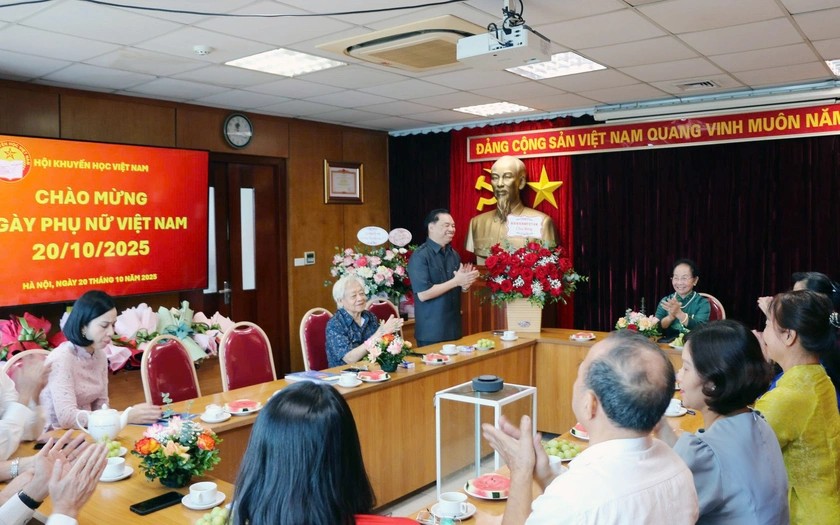 Trung ương Hội Khuyến học Việt Nam chào mừng Ngày Phụ nữ Việt Nam 20/10