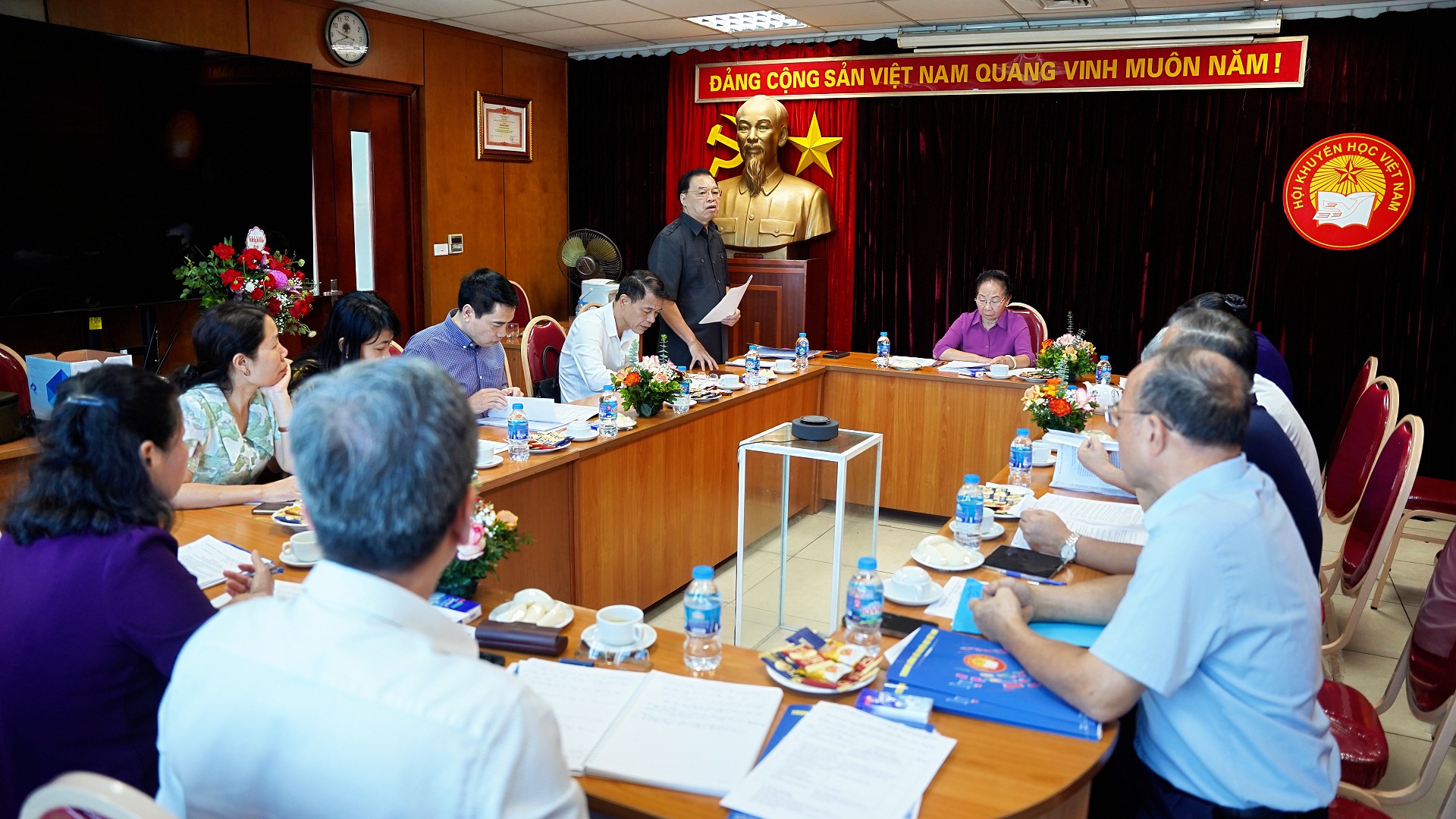 Hội đồng xét chọn Giải thưởng “Nhân tài Đất Việt” 2025 bỏ phiếu chọn công trình tiêu biểu trao giải